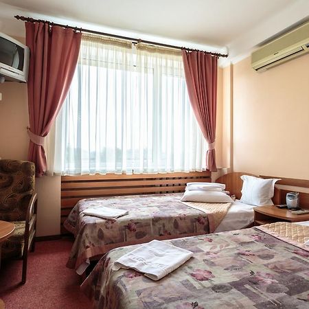 Druzhba Service Hotel Kiev Buitenkant foto
