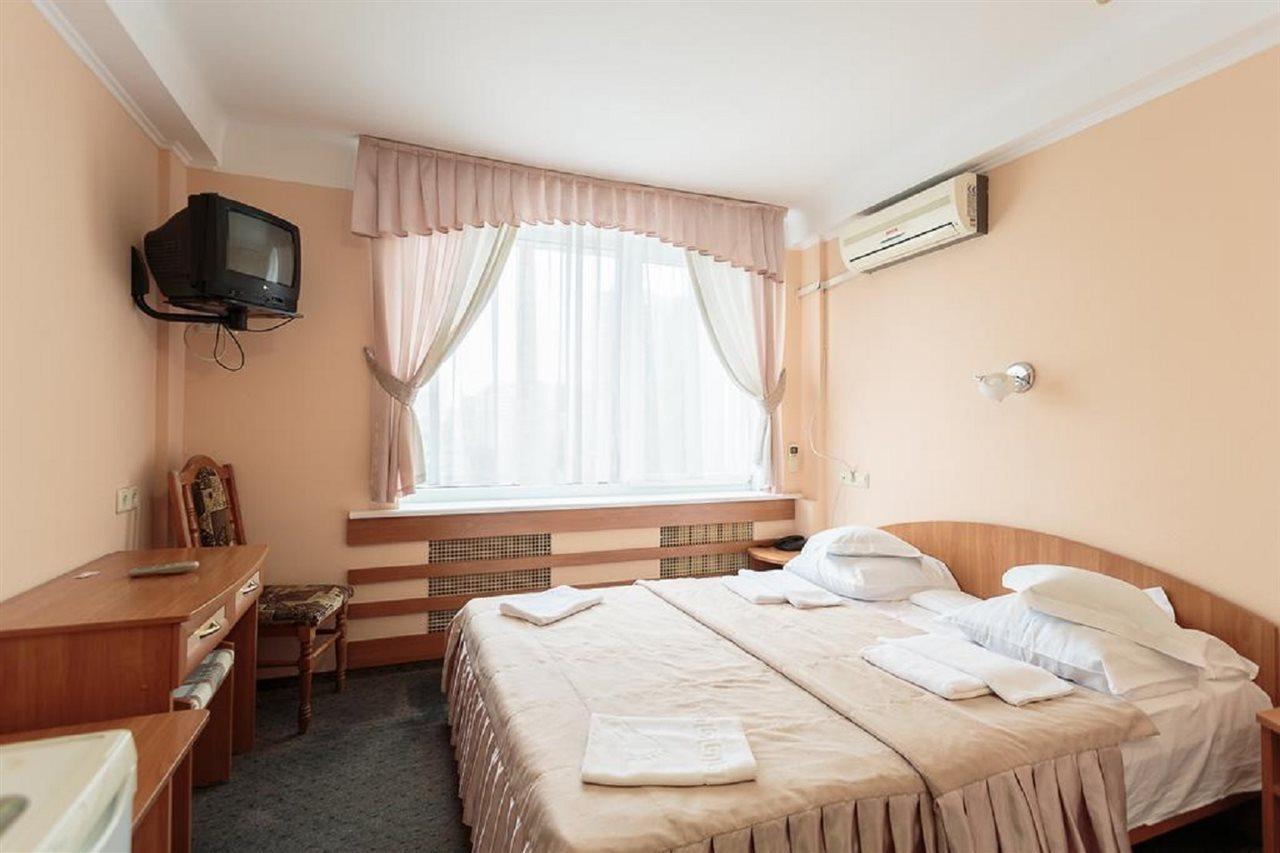 Druzhba Service Hotel Kiev Buitenkant foto